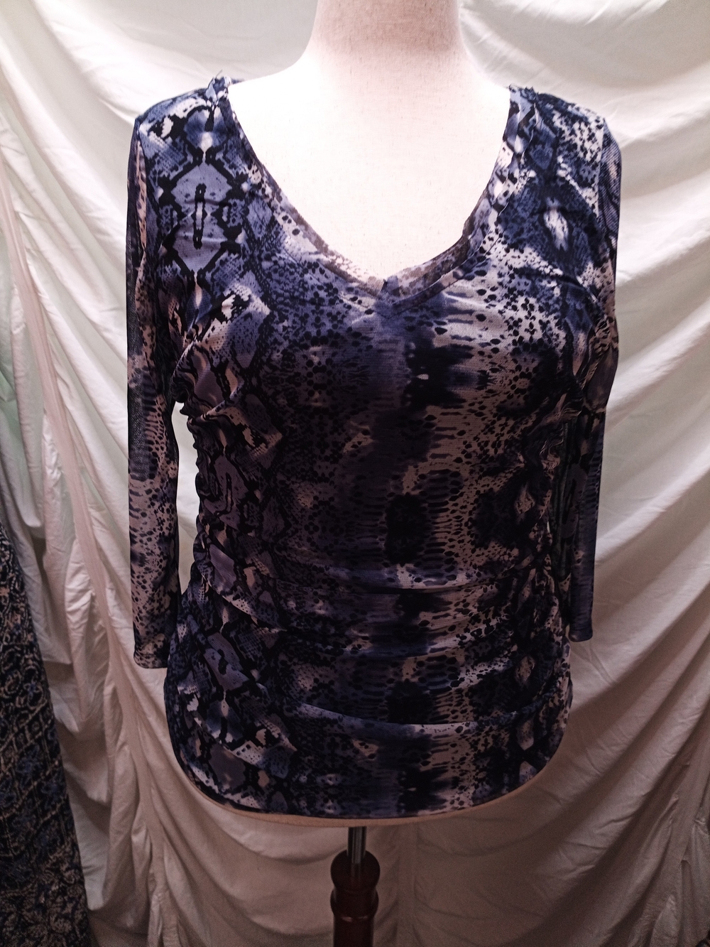INC International Concepts Navy and Gray Snake-Print V-Neck Long Sleeve Top